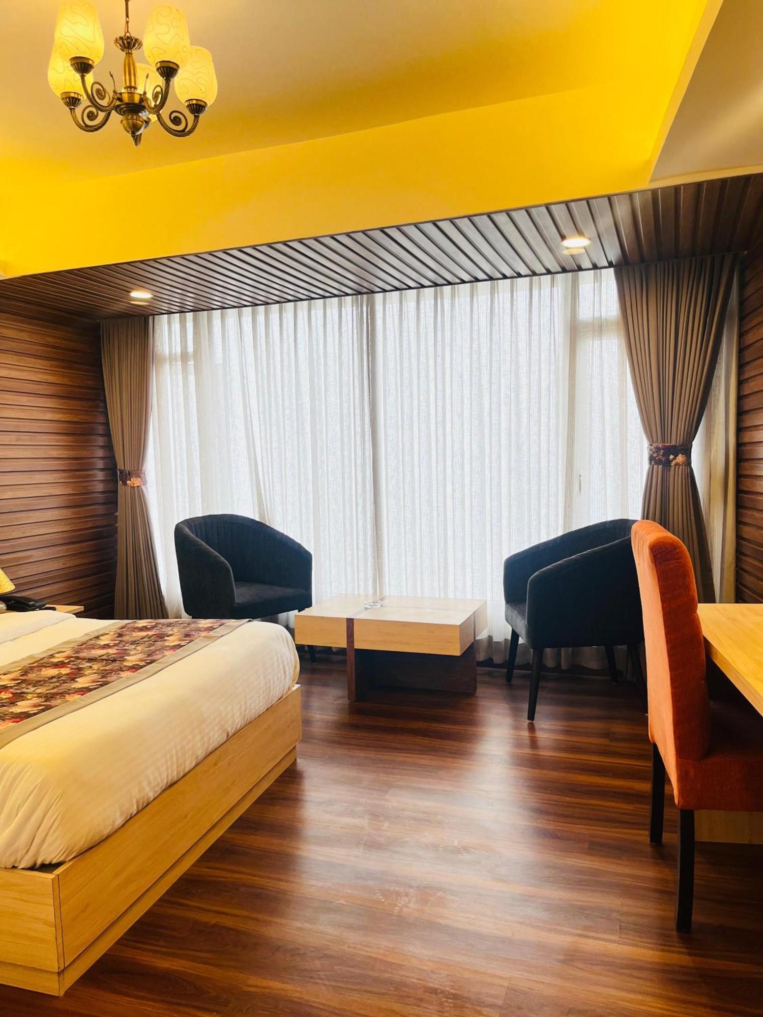 Hotel Broadway Boutique Mall Road Darjeeling - A Luxury Collection - Best Seller Zewnętrze zdjęcie